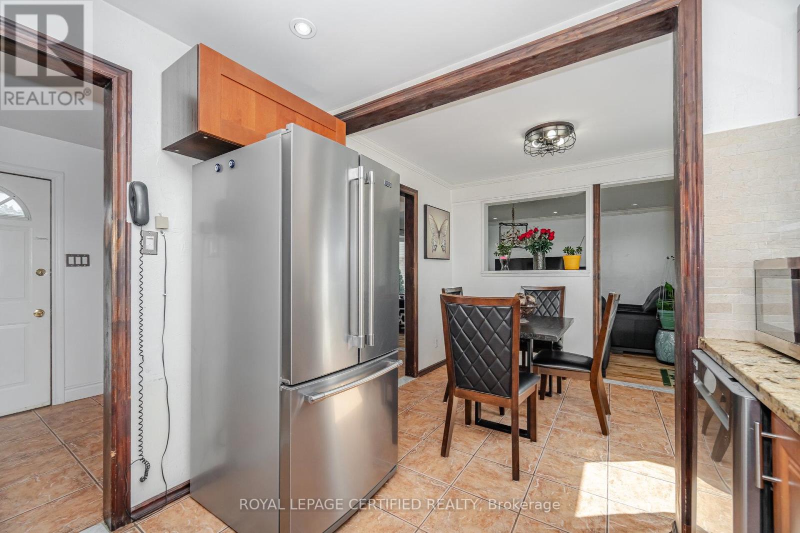 13 Hilldowntree Trail, Brampton, Ontario  L6S 1P7 - Photo 6 - W12471315