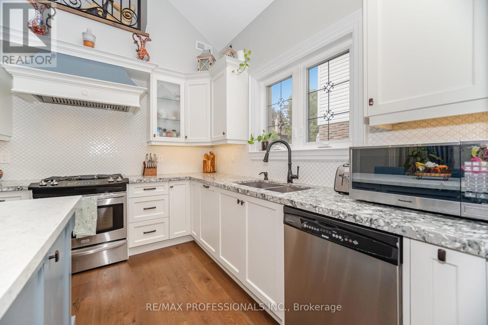 3220 Rymal Road, Mississauga, Ontario  L4Y 3B9 - Photo 9 - W12471319