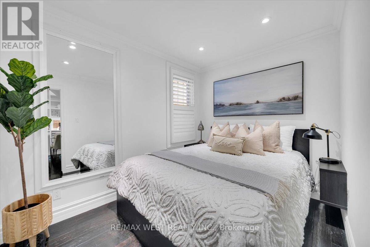 176 Sixth Street, Toronto, Ontario  M8V 3A5 - Photo 10 - W12471326