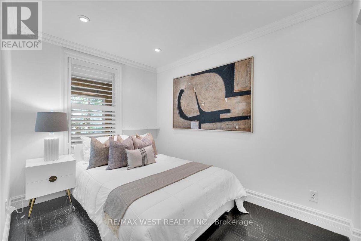 176 Sixth Street, Toronto, Ontario  M8V 3A5 - Photo 11 - W12471326