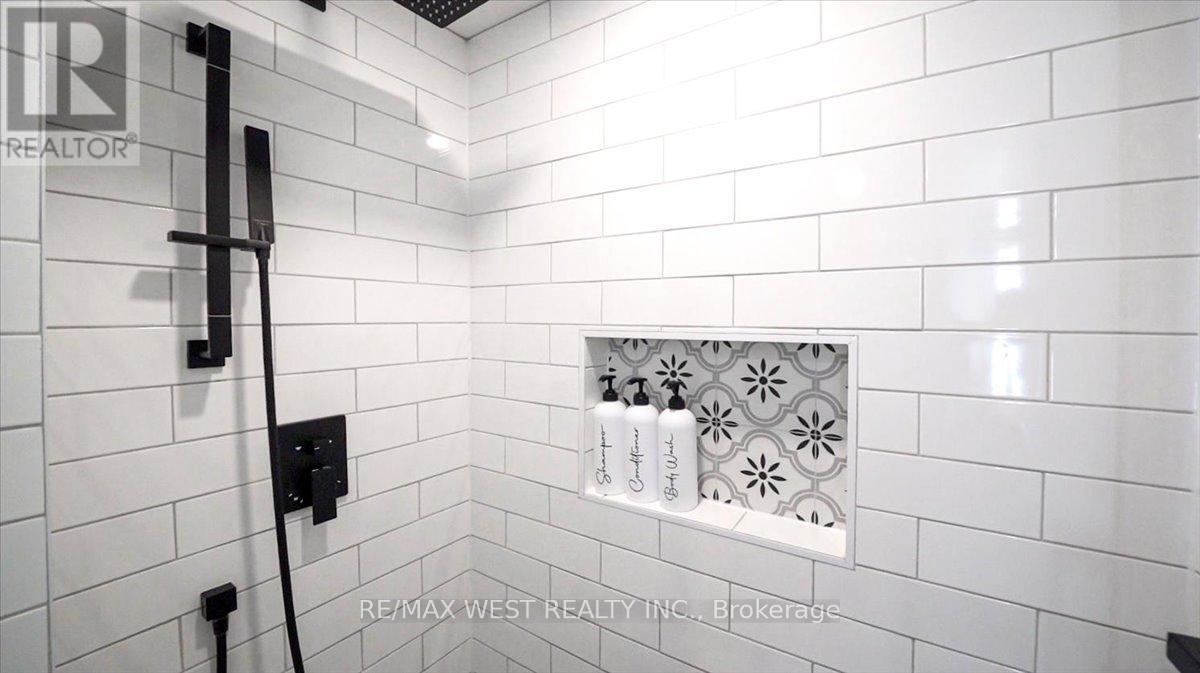 176 Sixth Street, Toronto, Ontario  M8V 3A5 - Photo 16 - W12471326