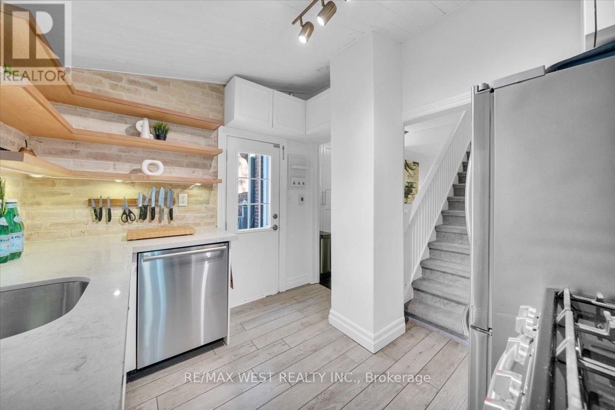 176 Sixth Street, Toronto, Ontario  M8V 3A5 - Photo 17 - W12471326