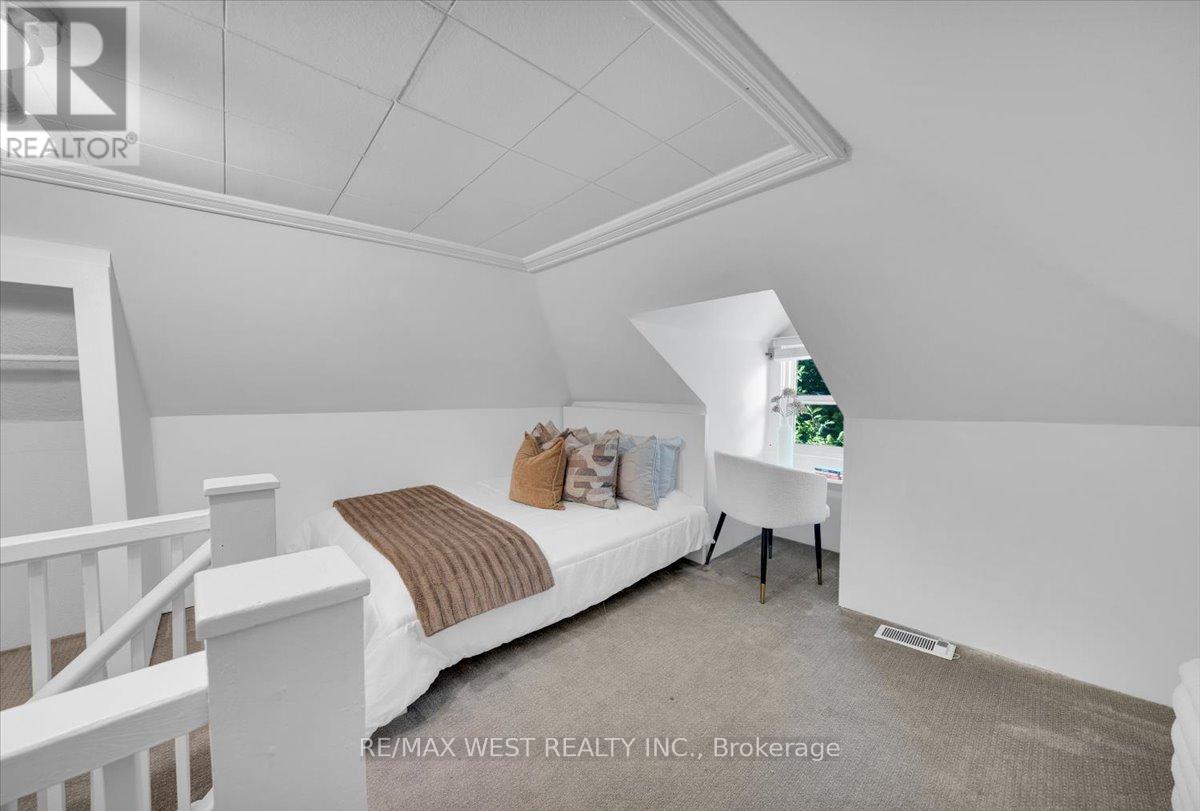 176 Sixth Street, Toronto, Ontario  M8V 3A5 - Photo 19 - W12471326