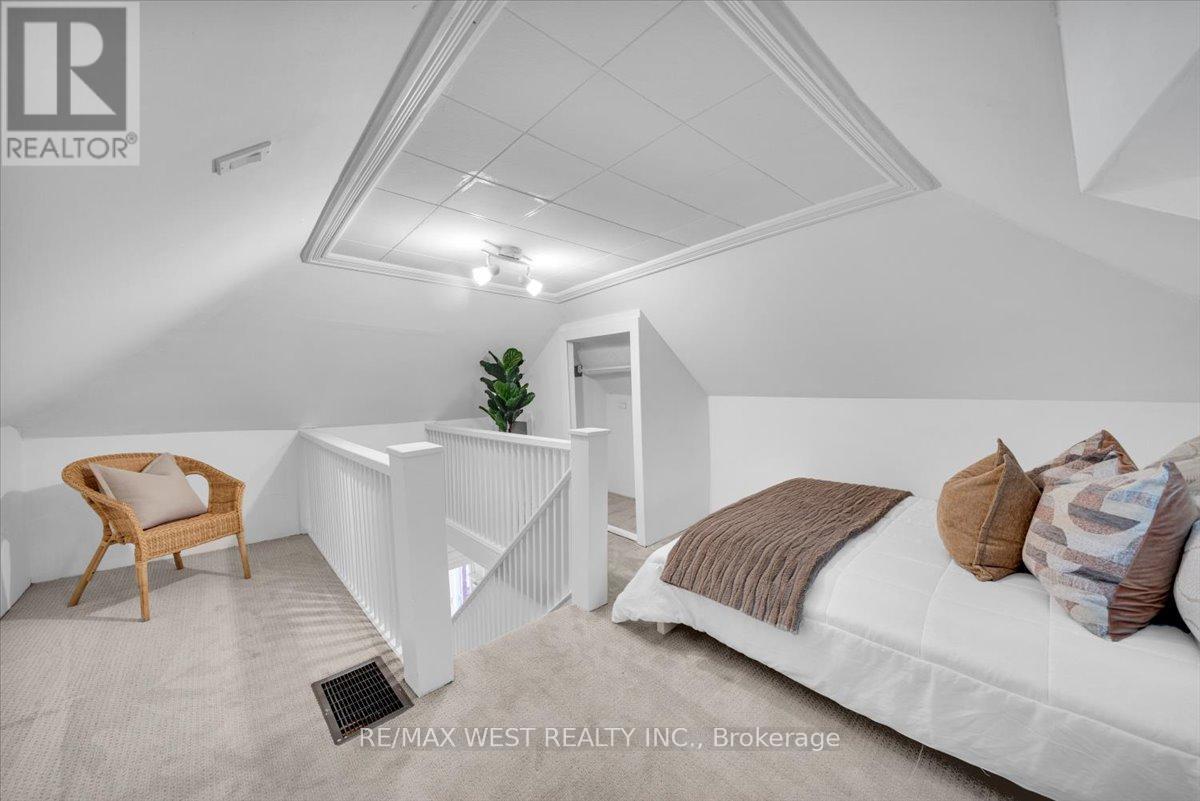 176 Sixth Street, Toronto, Ontario  M8V 3A5 - Photo 20 - W12471326