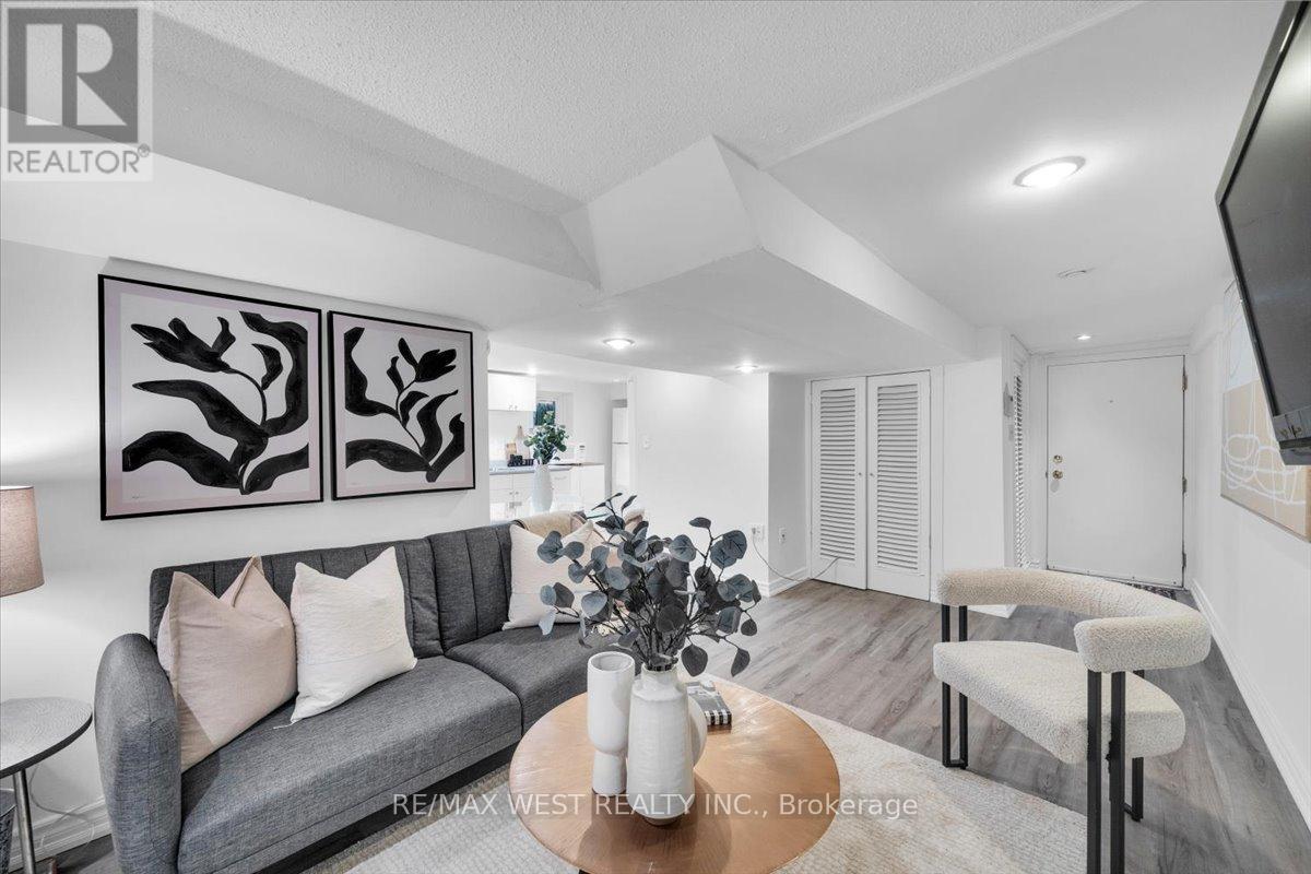 176 Sixth Street, Toronto, Ontario  M8V 3A5 - Photo 21 - W12471326