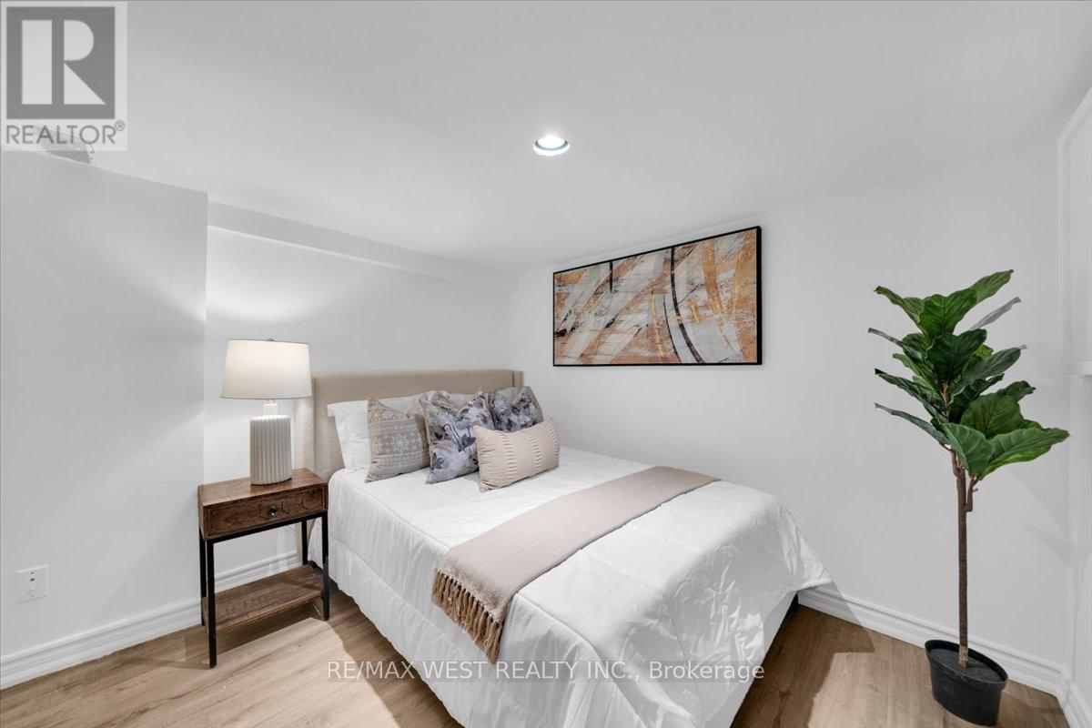 176 Sixth Street, Toronto, Ontario  M8V 3A5 - Photo 27 - W12471326