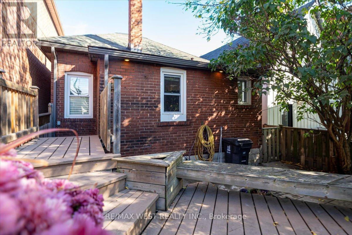 176 Sixth Street, Toronto, Ontario  M8V 3A5 - Photo 31 - W12471326