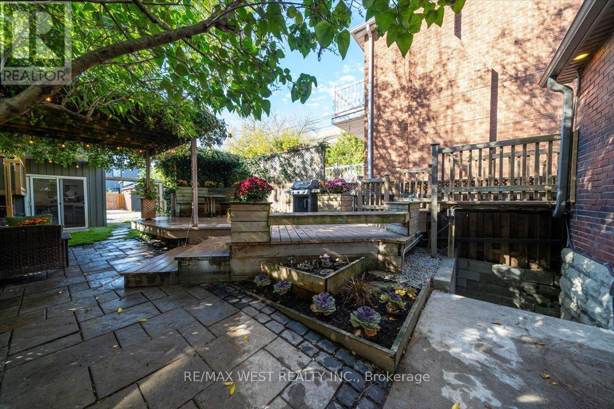 176 Sixth Street, Toronto, Ontario  M8V 3A5 - Photo 35 - W12471326