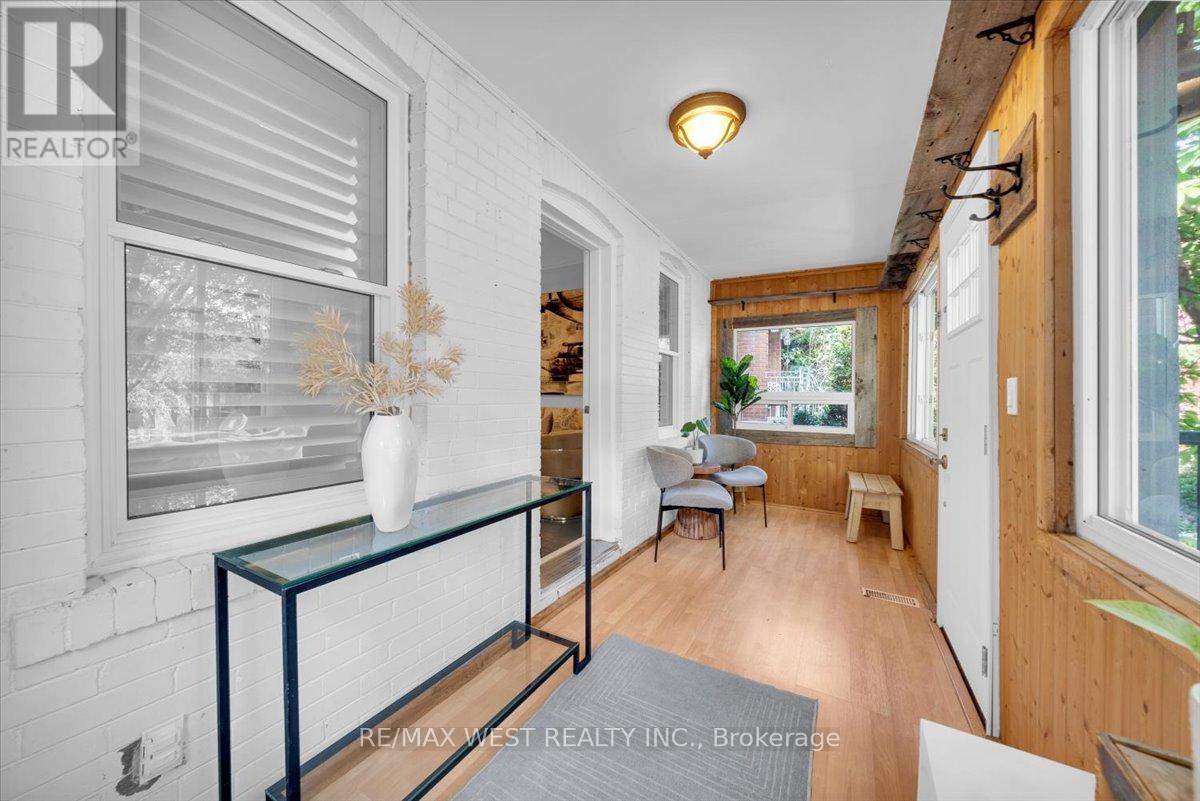 176 Sixth Street, Toronto, Ontario  M8V 3A5 - Photo 4 - W12471326