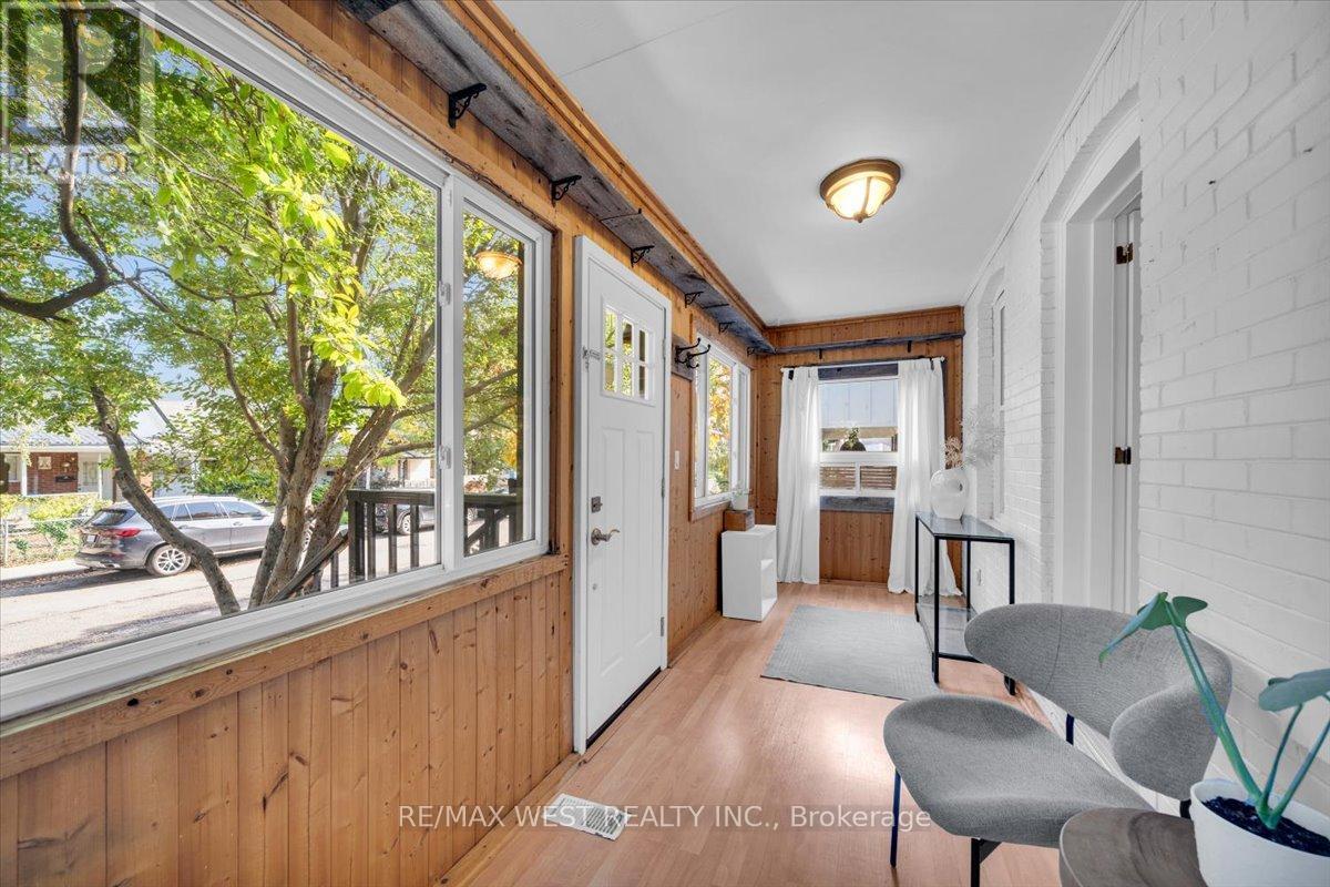 176 Sixth Street, Toronto, Ontario  M8V 3A5 - Photo 5 - W12471326