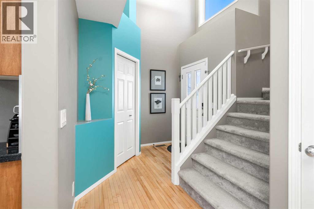1038 Bridlemeadows Manor Sw, Calgary, Alberta  T2Y 4K9 - Photo 2 - A2264241