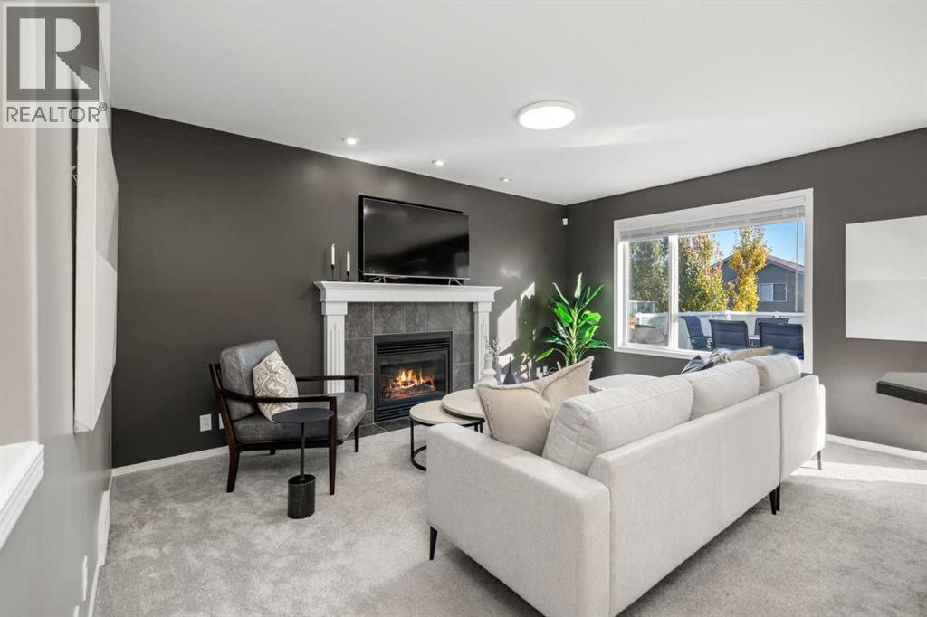 1038 Bridlemeadows Manor Sw, Calgary, Alberta  T2Y 4K9 - Photo 4 - A2264241
