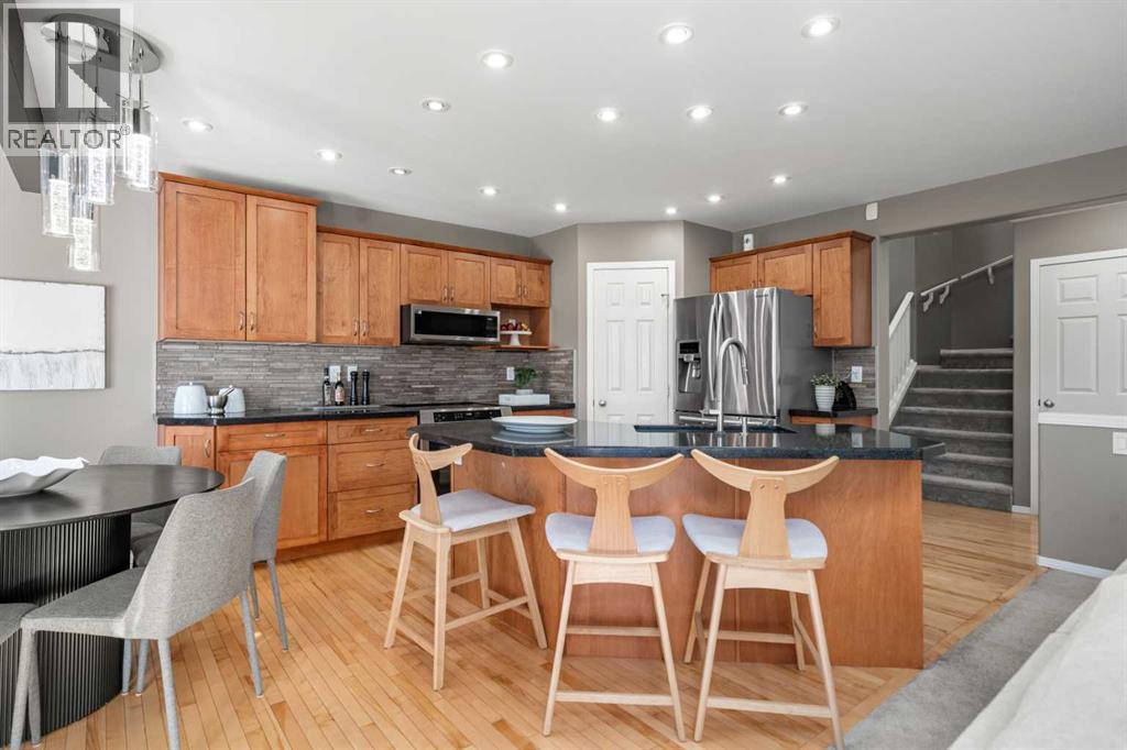 1038 Bridlemeadows Manor Sw, Calgary, Alberta  T2Y 4K9 - Photo 8 - A2264241