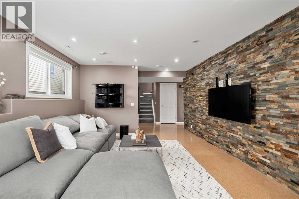 1038 Bridlemeadows Manor Sw, Calgary, Alberta  T2Y 4K9 - Photo 25 - A2264241