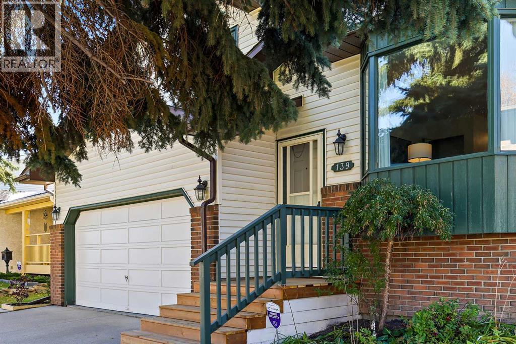 139 Stratton Crescent Sw, Calgary, Alberta  T3H 1T7 - Photo 5 - A2264866