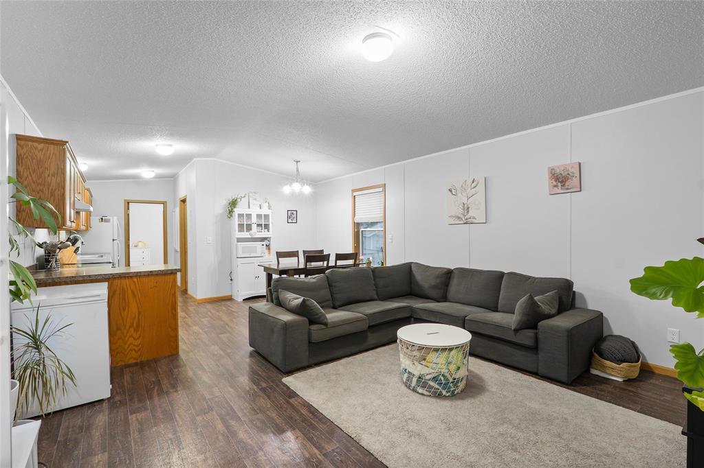 11 Aspen Six Drive, Steinbach, Manitoba  R5G 0M4 - Photo 10 - 202526796