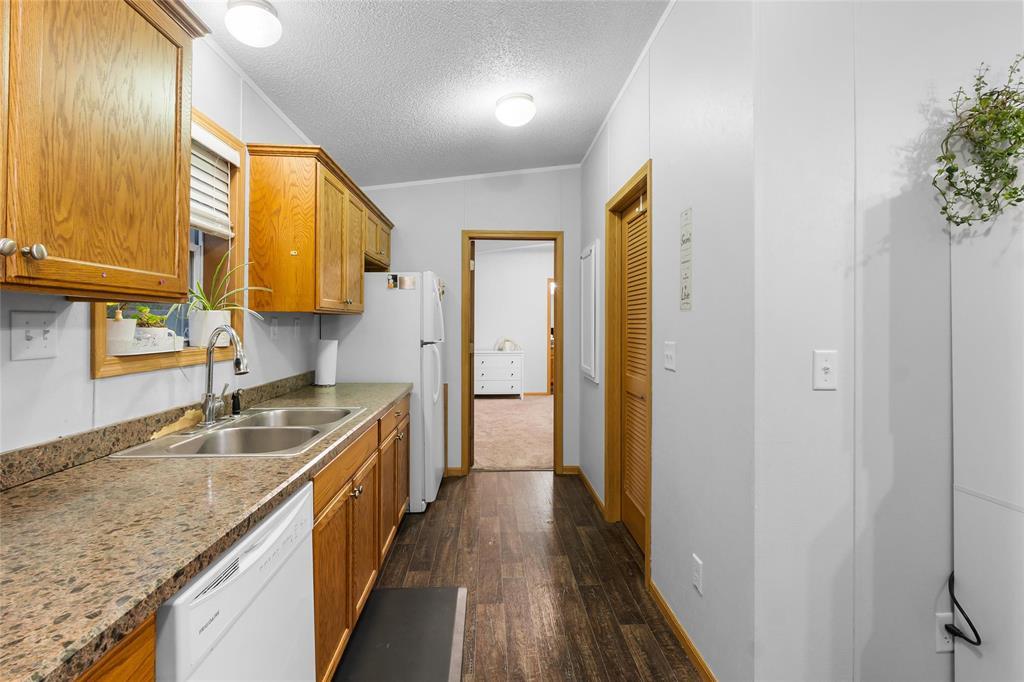 11 Aspen Six Drive, Steinbach, Manitoba  R5G 0M4 - Photo 15 - 202526796