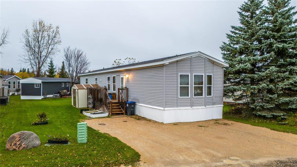 11 Aspen Six Drive, Steinbach, Manitoba  R5G 0M4 - Photo 25 - 202526796