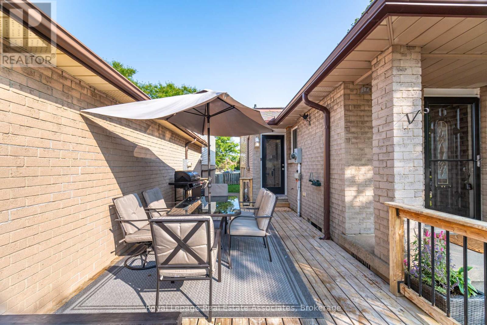225 Golfwood Drive, Hamilton (Gurnett), Ontario  L9C 7C6 - Photo 40 - X12471284