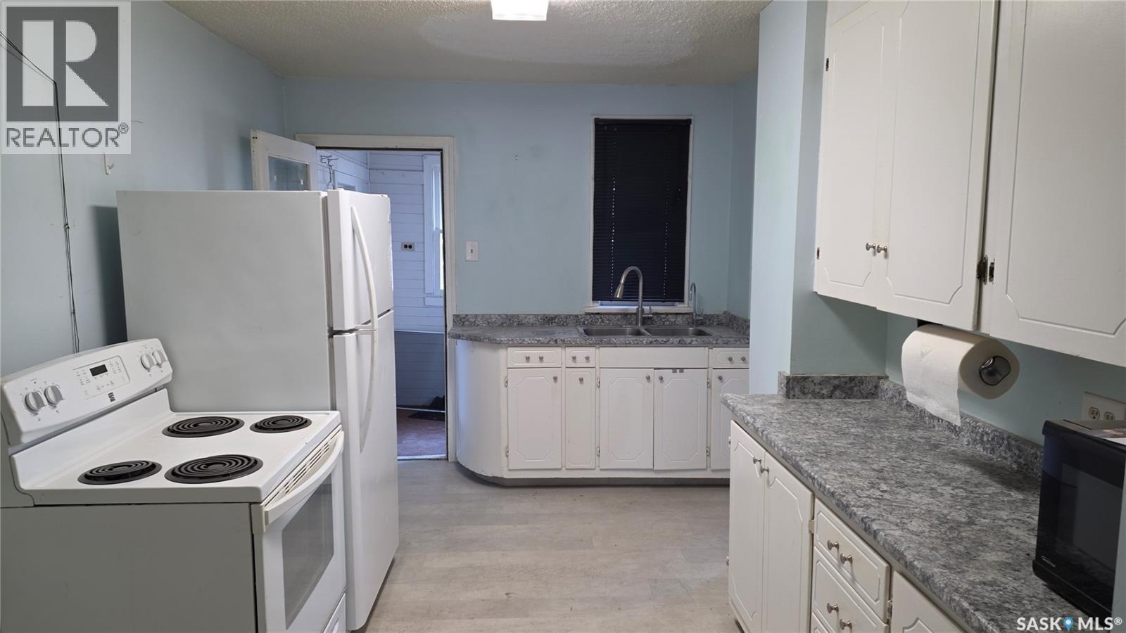 2143 Cameron Street, Regina, Saskatchewan  S4T 2V7 - Photo 9 - SK021155