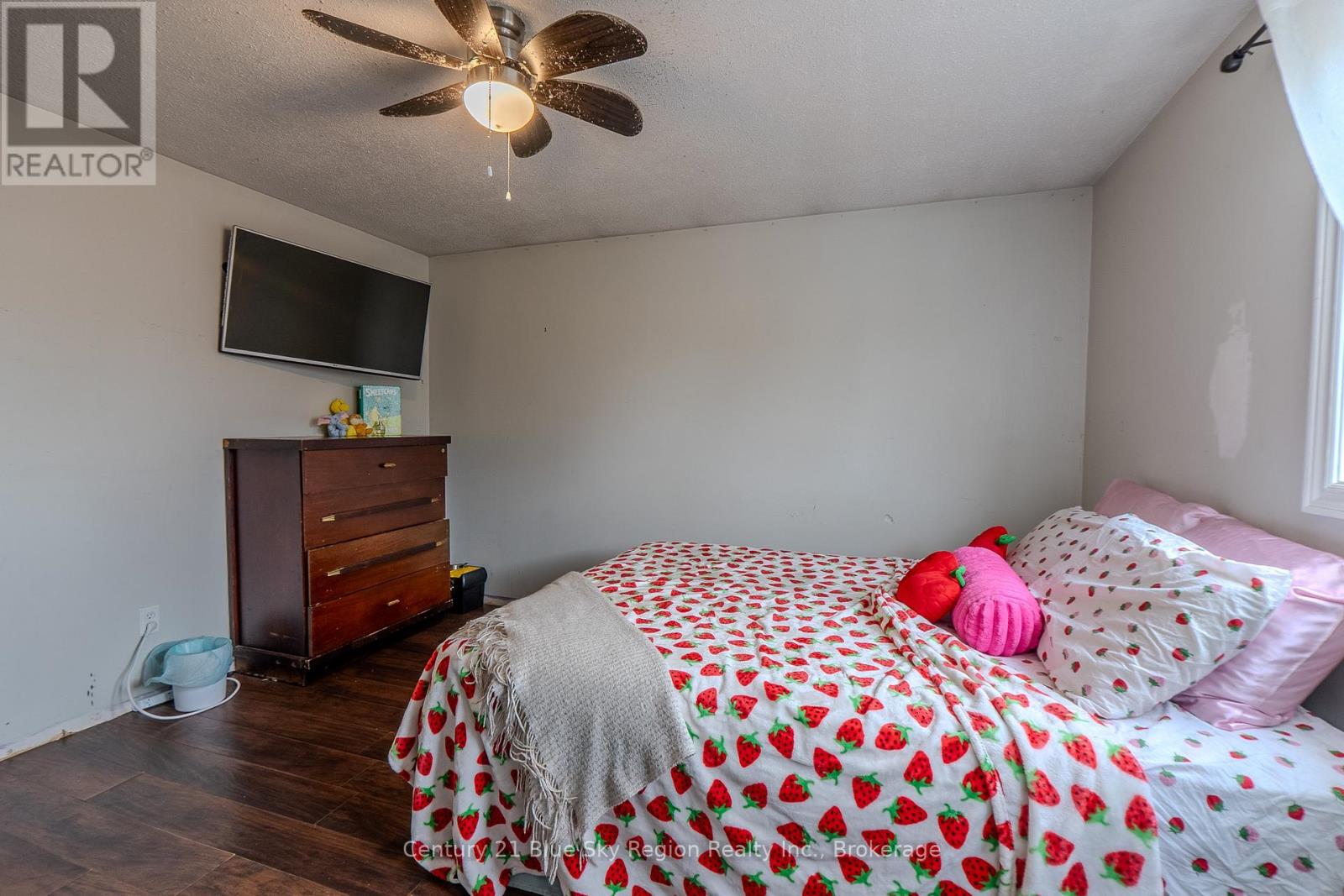 4 Sovereign Drive, North Bay, Ontario  P1A 2X9 - Photo 12 - X12471412