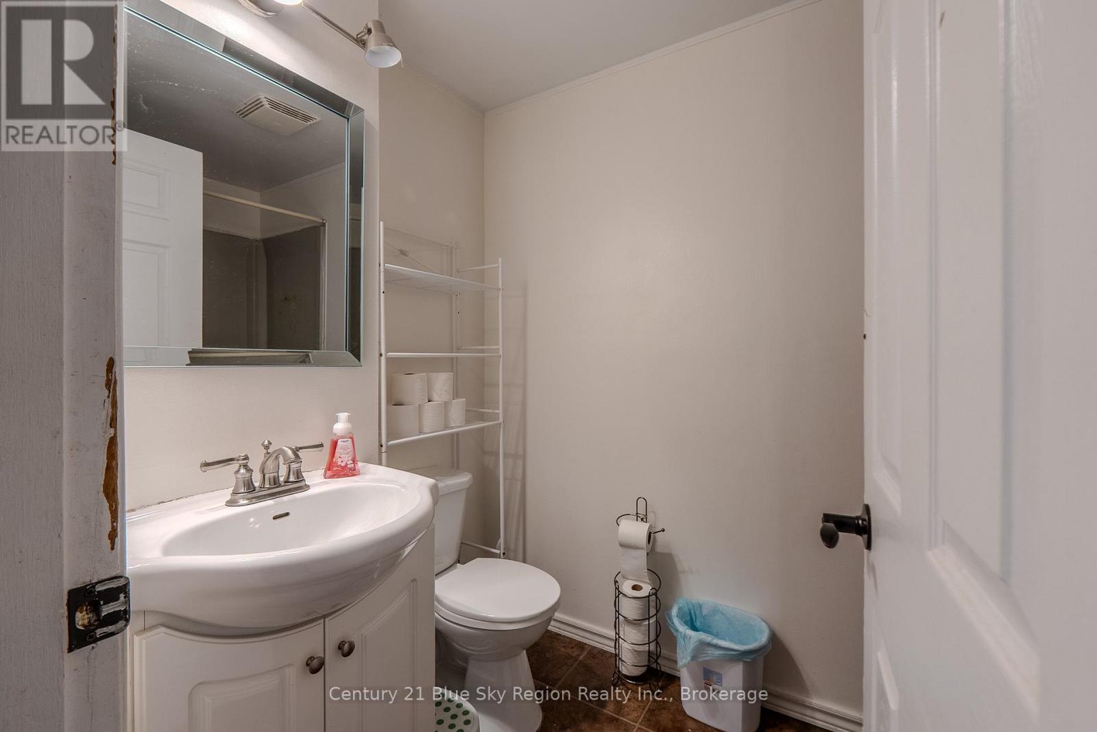 4 Sovereign Drive, North Bay, Ontario  P1A 2X9 - Photo 18 - X12471412