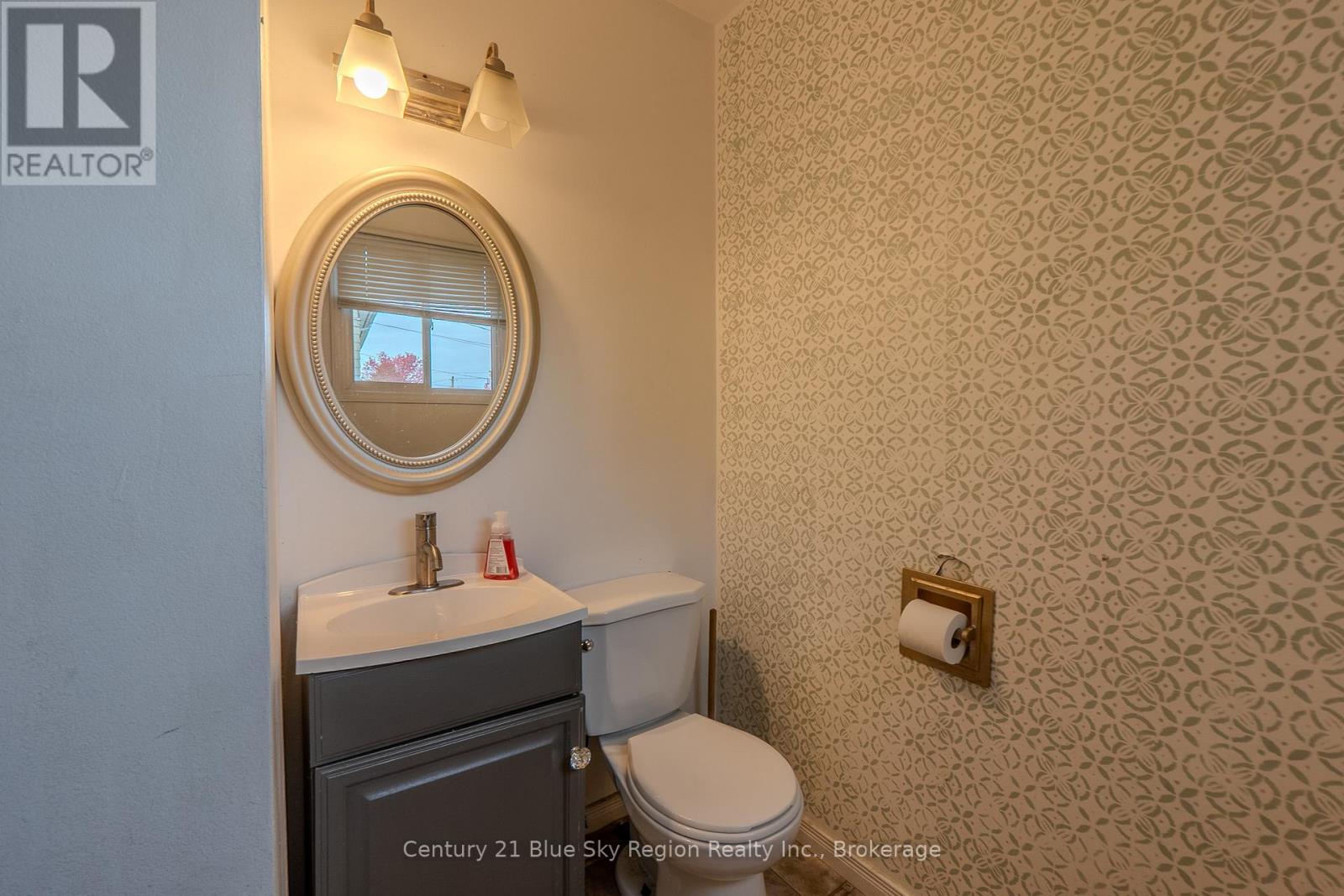 4 Sovereign Drive, North Bay, Ontario  P1A 2X9 - Photo 19 - X12471412