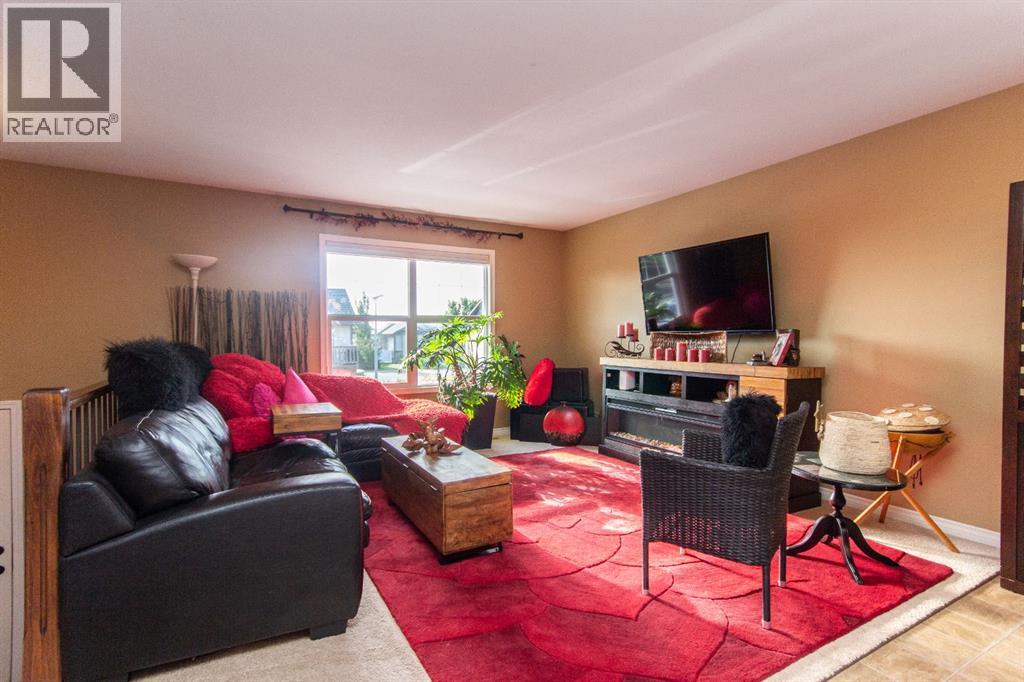 114 Redwood Boulevard, Springbrook, Alberta  T4S 0J5 - Photo 4 - A2245226