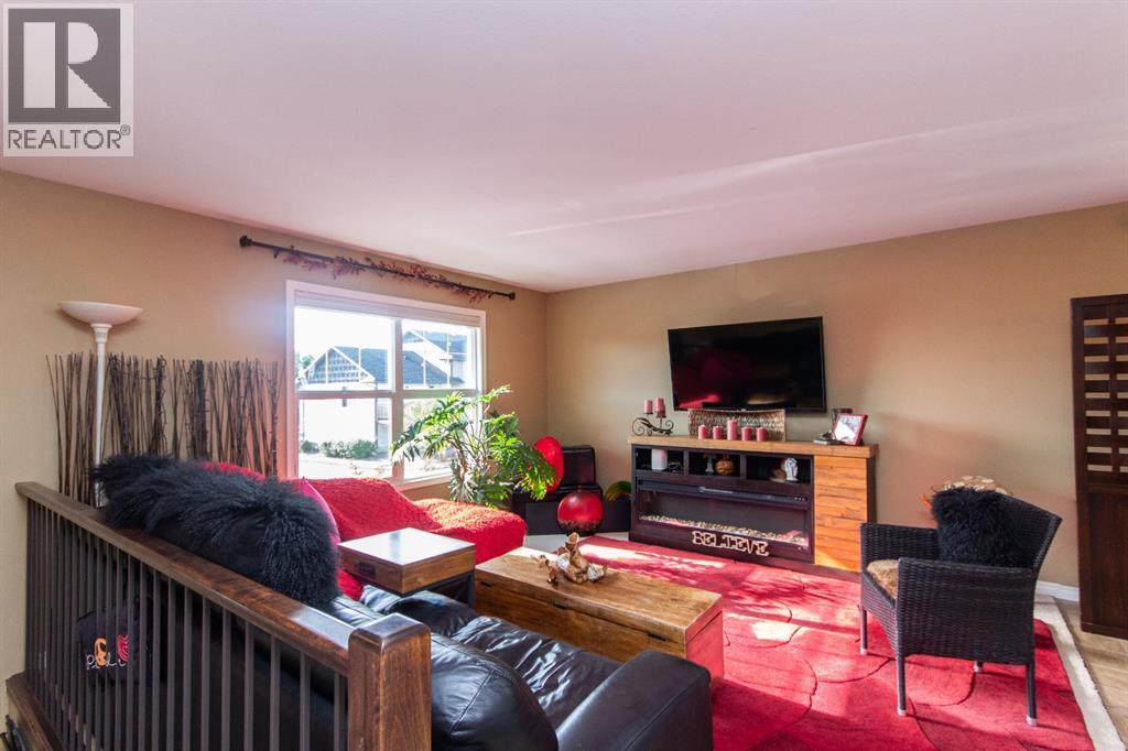 114 Redwood Boulevard, Springbrook, Alberta  T4S 0J5 - Photo 3 - A2245226