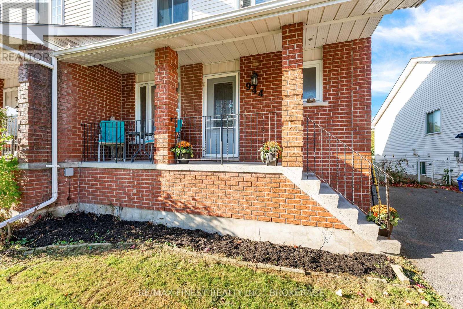944 Warburton Crescent, Kingston, Ontario  K7M 8L1 - Photo 5 - X12471430