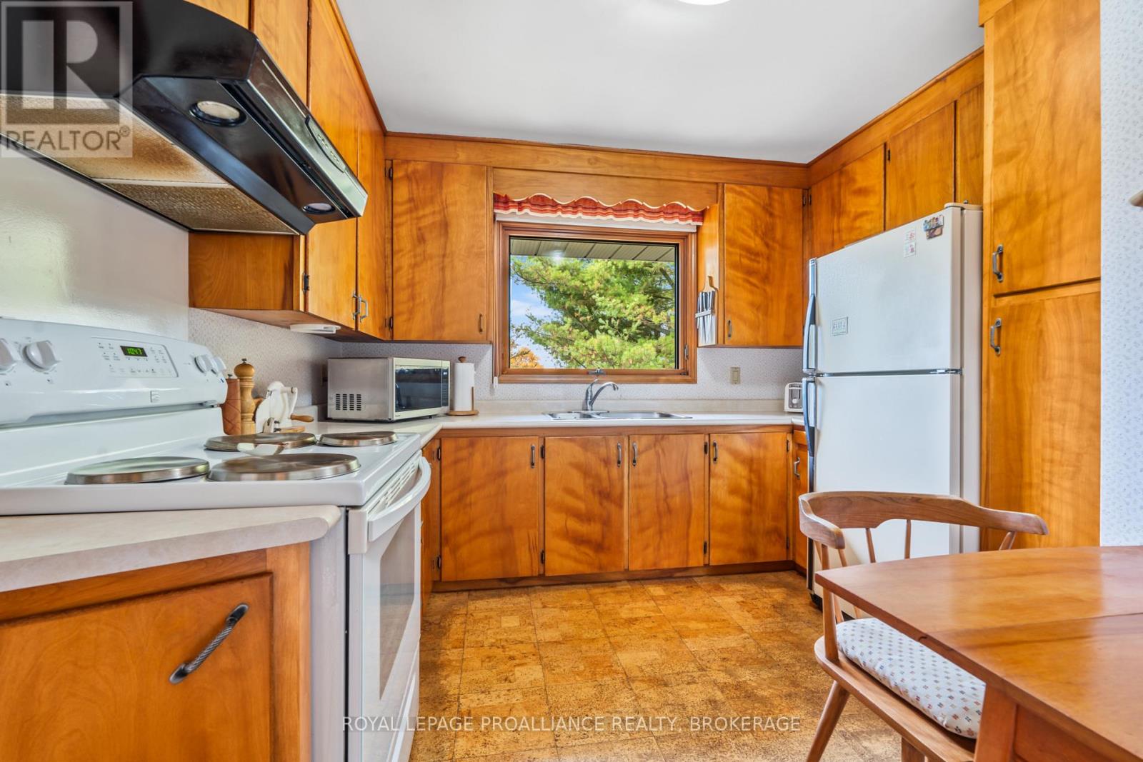1125 Lincoln Drive, Kingston (South Of Taylor-Kidd Blvd), Ontario  K7M 4Z7 - Photo 12 - X12471475