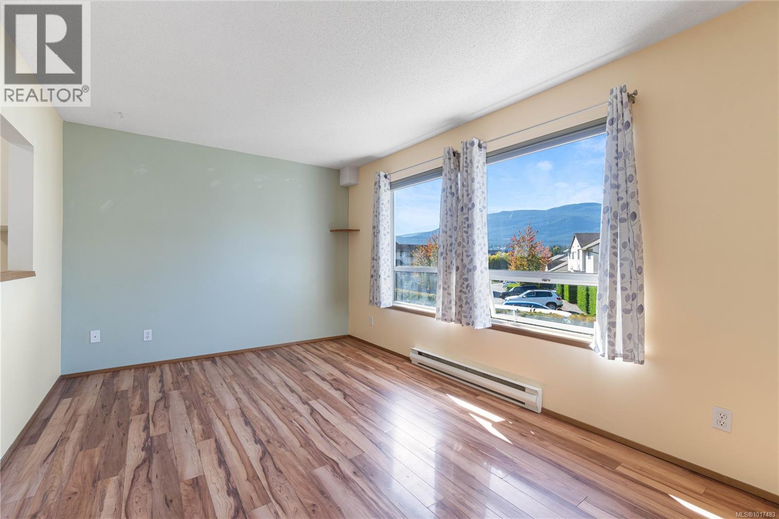 205 1912 Bowen Rd, Nanaimo, British Columbia  V9S 5S6 - Photo 4 - 1017483