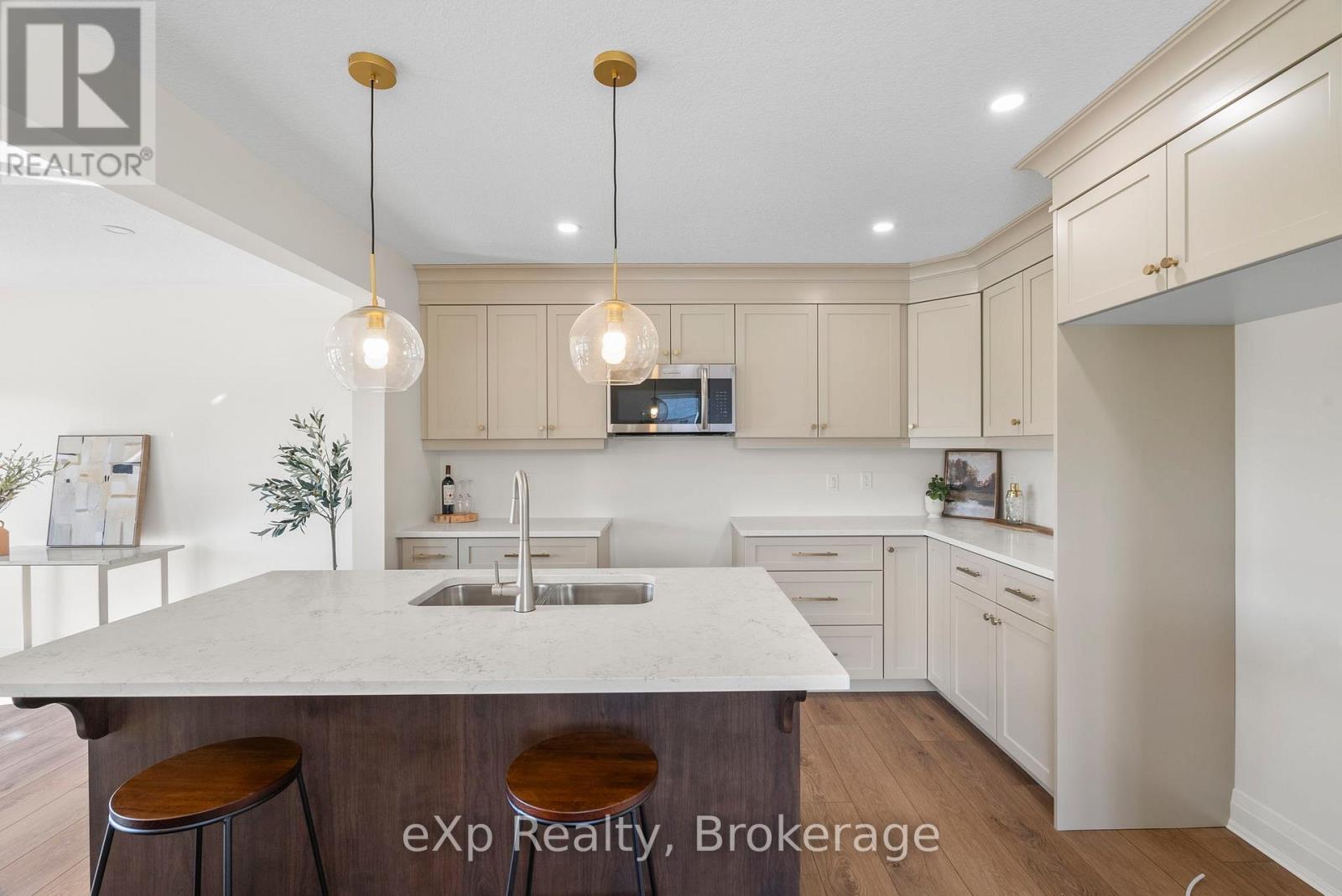544 Newfoundland Street, Wellington North (Mount Forest), Ontario  N0G 2L2 - Photo 10 - X12471455