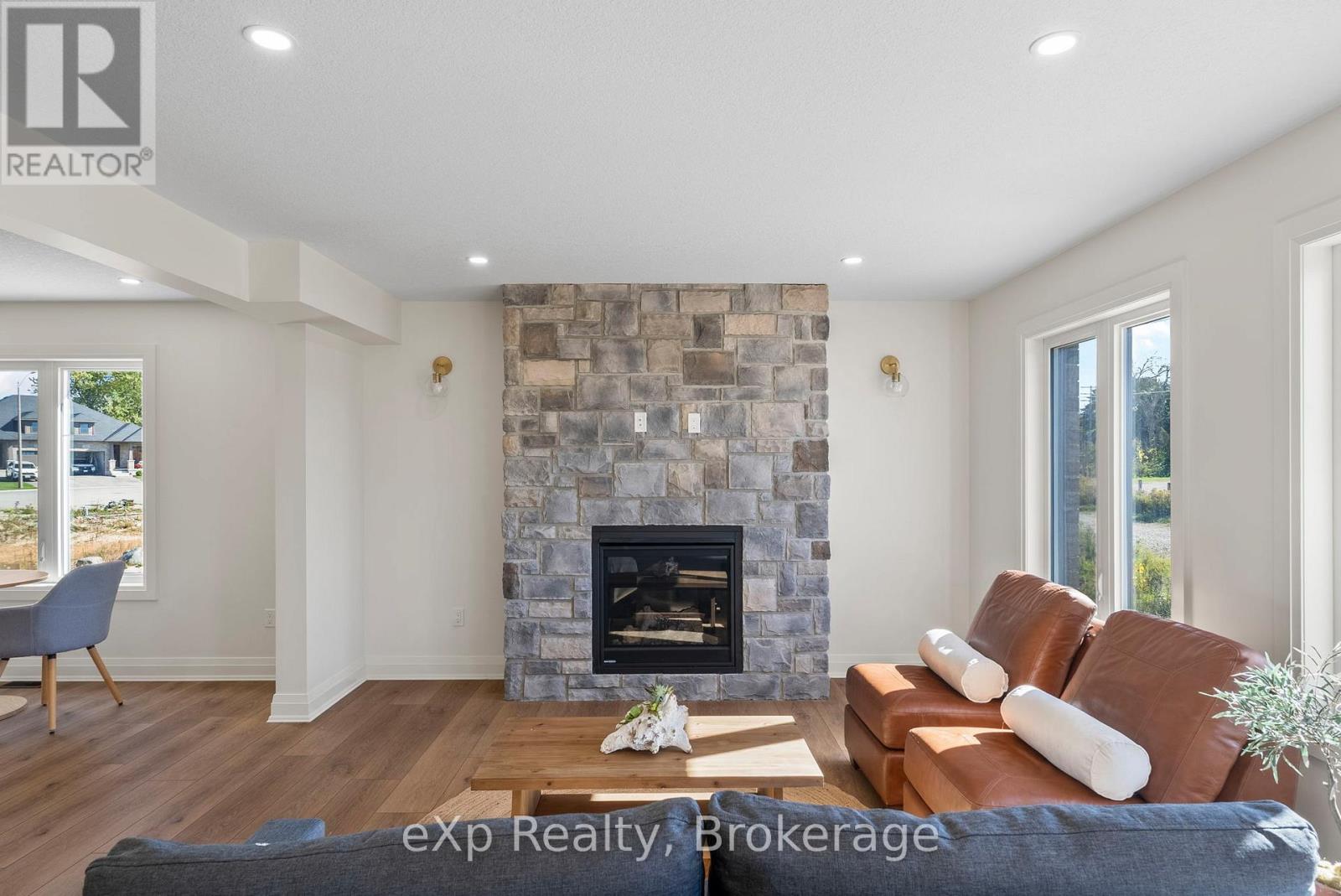 544 Newfoundland Street, Wellington North (Mount Forest), Ontario  N0G 2L2 - Photo 18 - X12471455