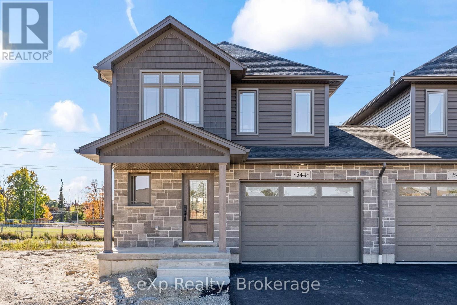 544 Newfoundland Street, Wellington North (Mount Forest), Ontario  N0G 2L2 - Photo 2 - X12471455