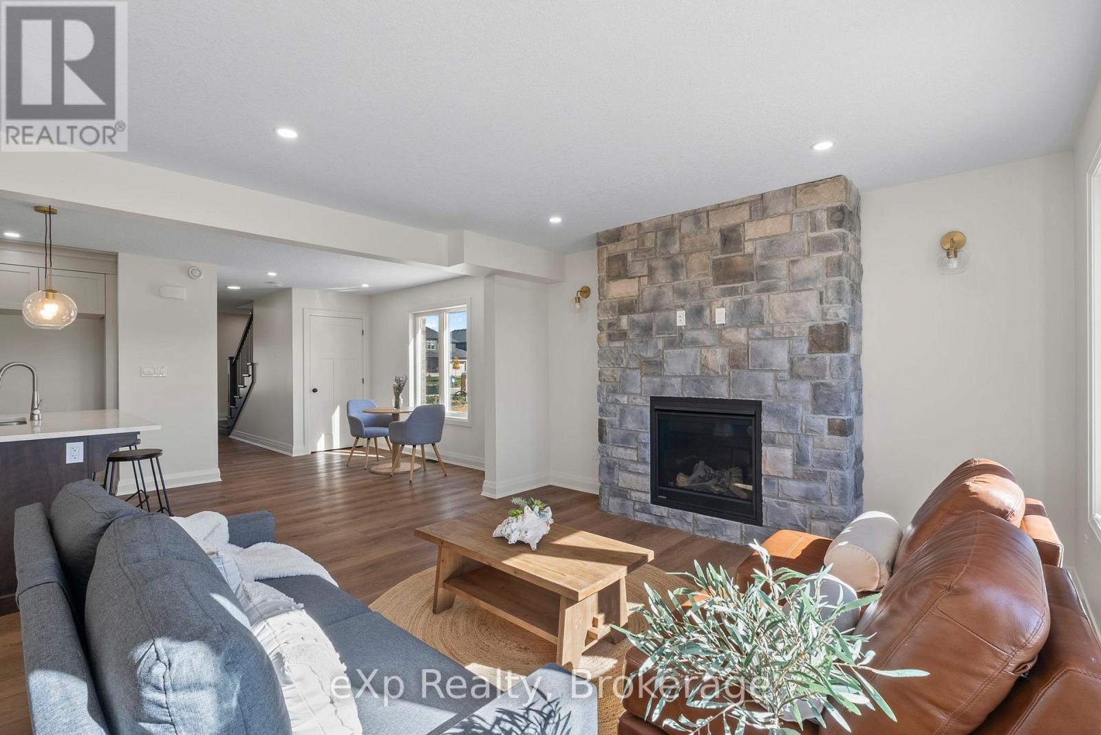 544 Newfoundland Street, Wellington North (Mount Forest), Ontario  N0G 2L2 - Photo 20 - X12471455