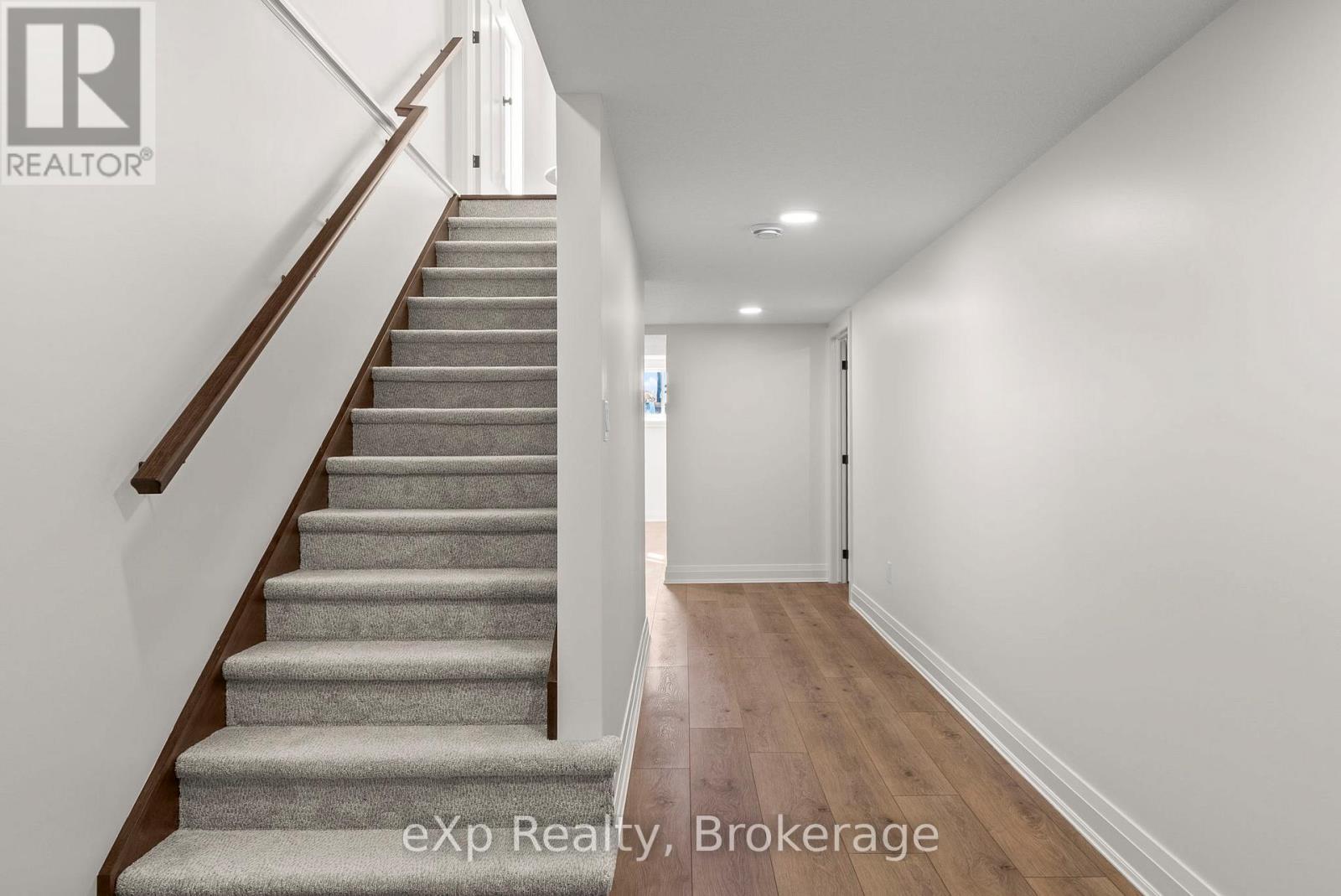544 Newfoundland Street, Wellington North (Mount Forest), Ontario  N0G 2L2 - Photo 33 - X12471455