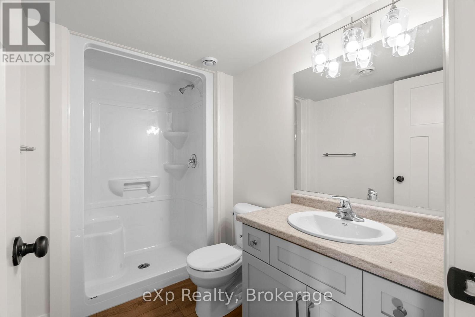 544 Newfoundland Street, Wellington North (Mount Forest), Ontario  N0G 2L2 - Photo 36 - X12471455