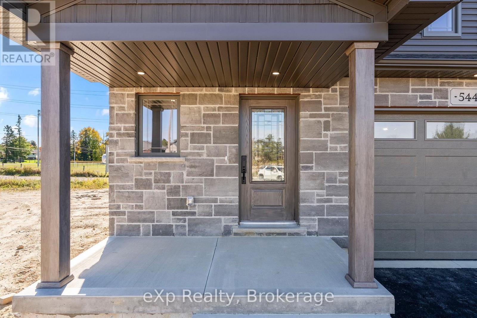 544 Newfoundland Street, Wellington North (Mount Forest), Ontario  N0G 2L2 - Photo 4 - X12471455