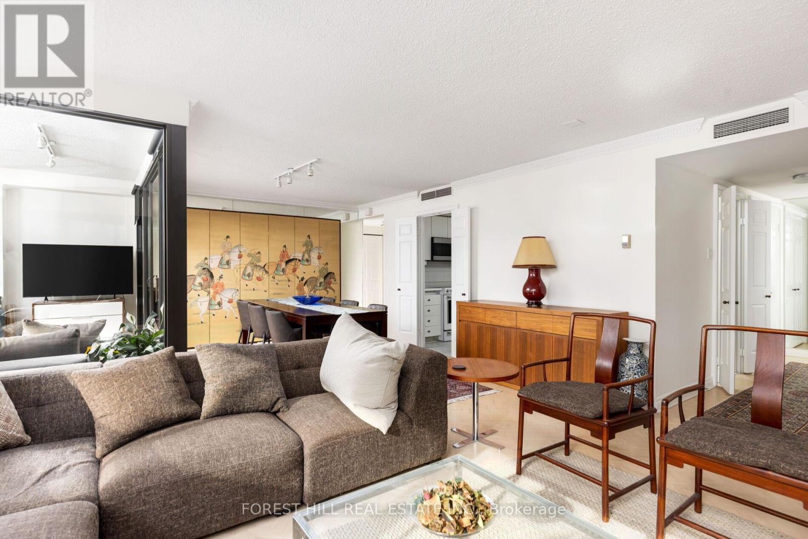 505 - 164 Cumberland Street, Toronto, Ontario  M5R 1A8 - Photo 10 - C12471343