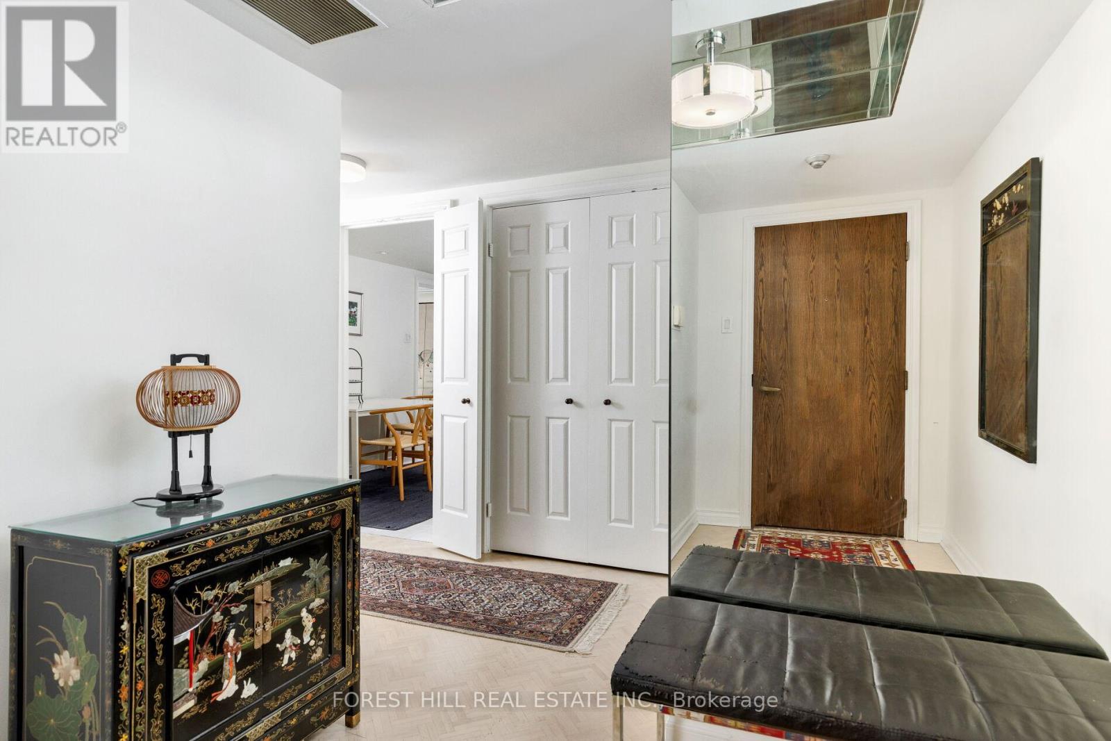 505 - 164 Cumberland Street, Toronto, Ontario  M5R 1A8 - Photo 5 - C12471343
