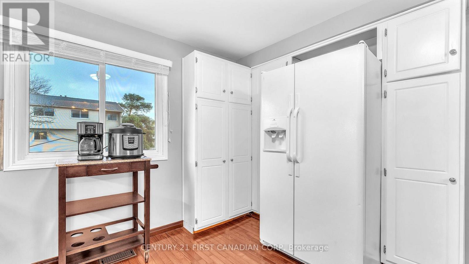 22 - 300 Sandringham Crescent, London South (South R), Ontario  N6C 5B4 - Photo 10 - X12471526