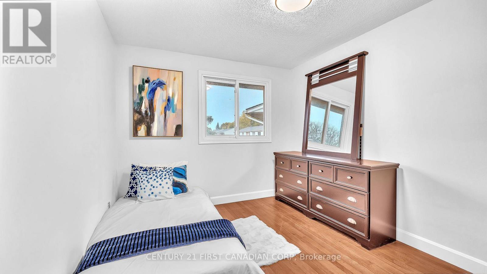 22 - 300 Sandringham Crescent, London South (South R), Ontario  N6C 5B4 - Photo 18 - X12471526