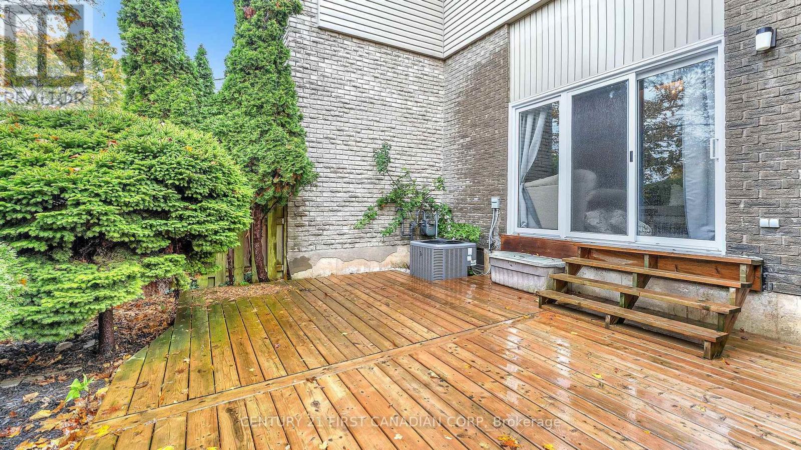 22 - 300 Sandringham Crescent, London South (South R), Ontario  N6C 5B4 - Photo 24 - X12471526