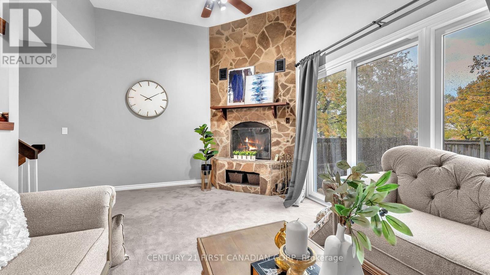 22 - 300 Sandringham Crescent, London South (South R), Ontario  N6C 5B4 - Photo 4 - X12471526