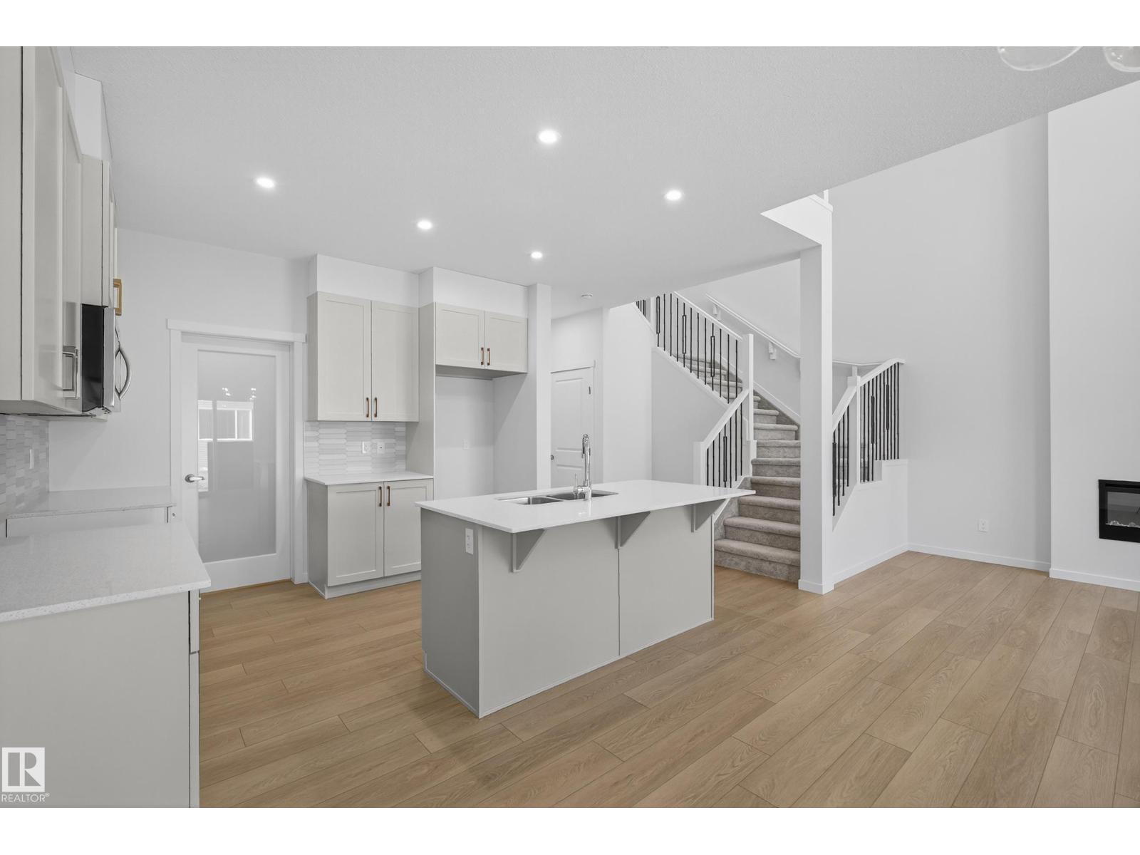 2153 194A ST NW, Edmonton, Alberta