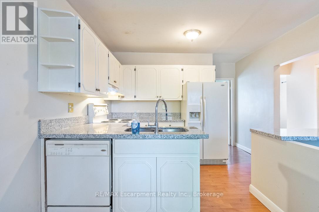 115 Stewart Street, Oakville, Ontario  L6K 1X8 - Photo 6 - W12471478