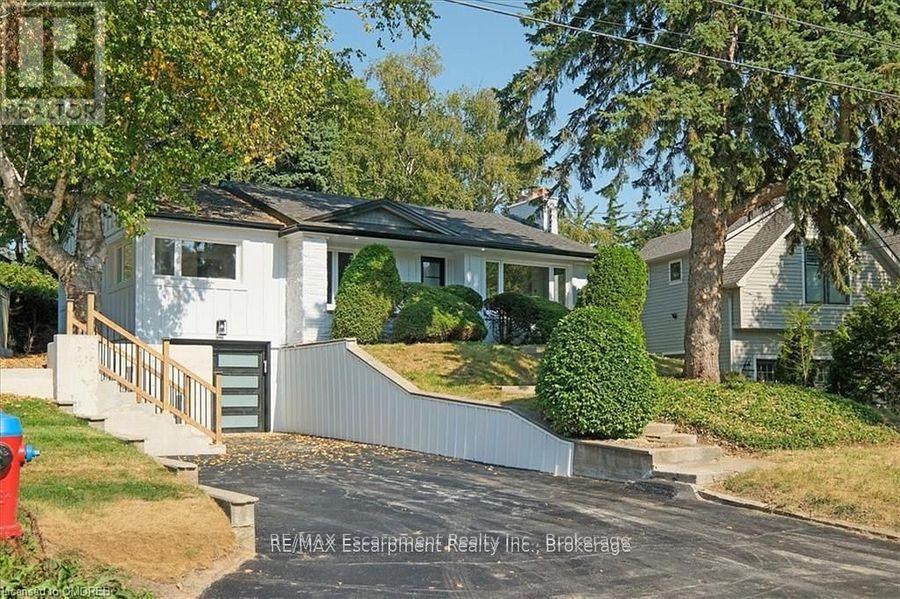 214 LAKEWOOD DRIVE, Oakville, Ontario