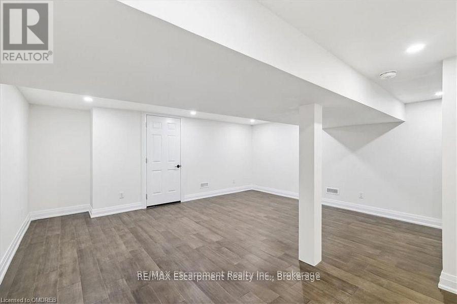 214 Lakewood Drive, Oakville, Ontario  L6K 1B2 - Photo 28 - W12471496