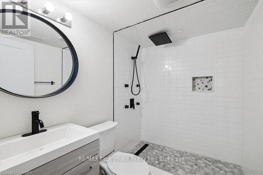 214 Lakewood Drive, Oakville, Ontario  L6K 1B2 - Photo 30 - W12471496